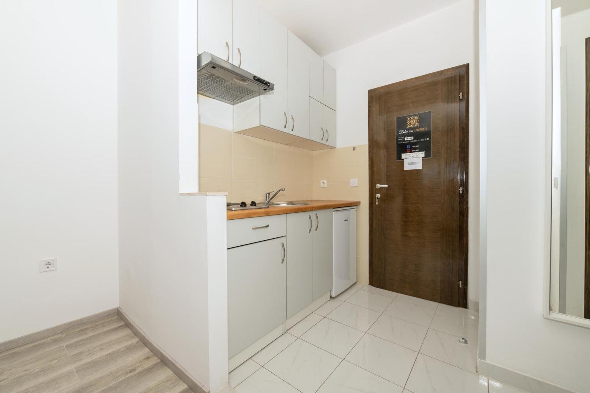 Bilin San Apartment Baska Voda Ruang foto